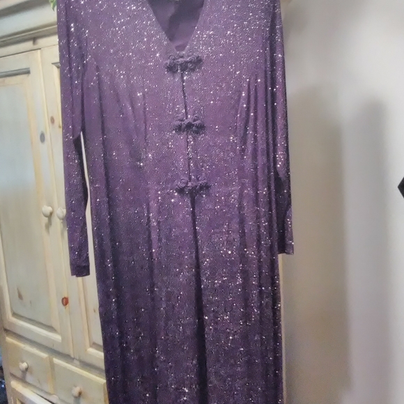 R & M RICHARDS Dress - Picture 2 of 5